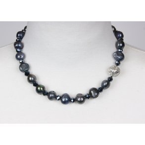 100-27  47 cm Potatoe pearls with crystal glass