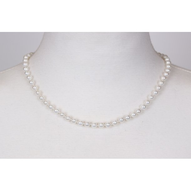 100-48 Queen 47 cm shellpearl pearl 6 mm ST #201 white