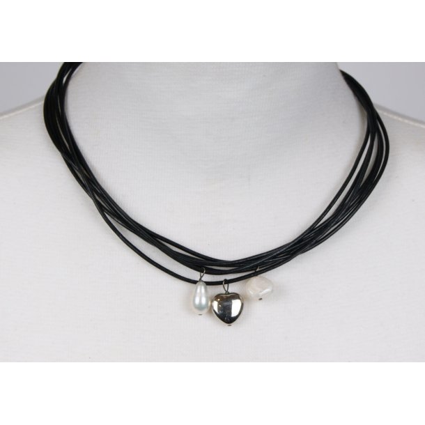 6 string Leather necklace with silver harth