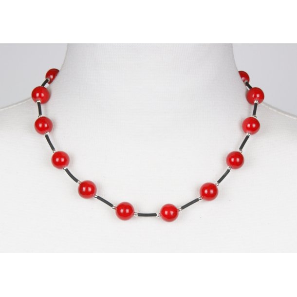 100-83 Bromo neck red coral/rub 12mm long 47 cm