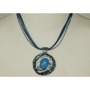 NMJ-110 The blue eye necklace