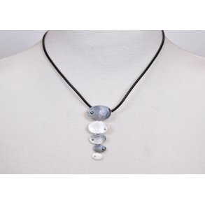 NMJ-124 open rings with center pearl