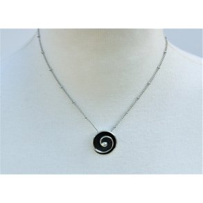 NMJ-132 black center spiral (silver chain)