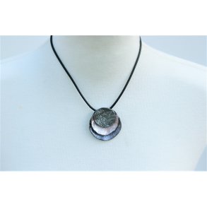 NMJ-139 3 plates on layers (black chain)