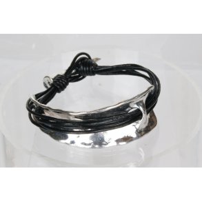  Brachleth Black with silver leaves