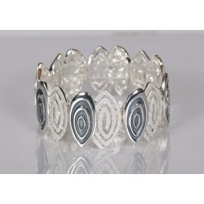  Bracelet African shield