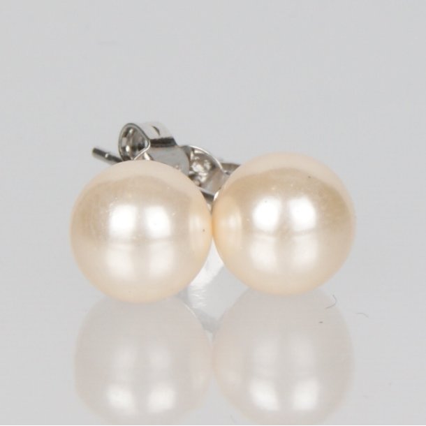 400-60 Queen earrings - ears stick 8 mm ST#204 Off White
