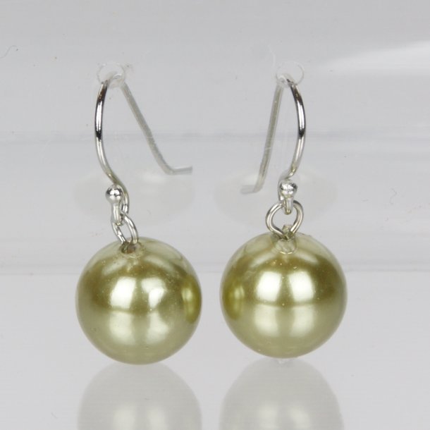 400-61 Queen hang earrings shellpearl 8 mm ST #217 Mint Green