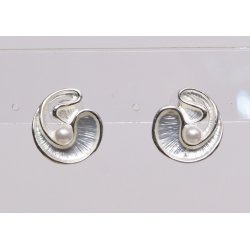 E-006  earrings stik maze with pearl