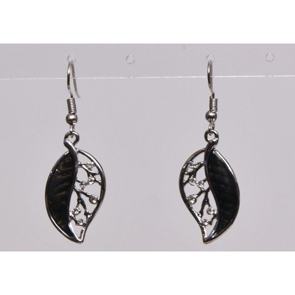 leaf with haff black Hang earrings