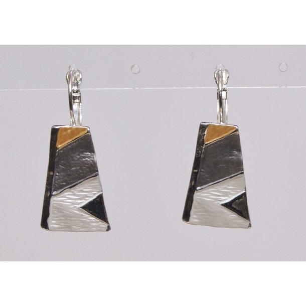 pyramid art Hang earrings