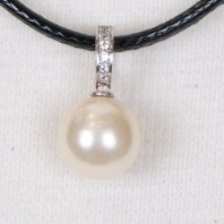  425-50 Queen shellpearl pearl 12 mm Charm