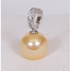 425-50 Queen shellpearl pearl 12 mm Charm