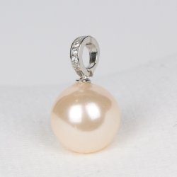 425-51 Queen shellpearl pearl 16 mm Charm