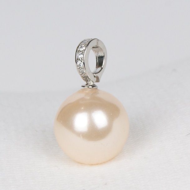 425-51 Queen shellpearl pearl 16 mm Charm ST#204 Off White