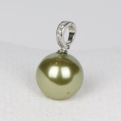 425-51 Queen shellpearl pearl 16 mm Charm