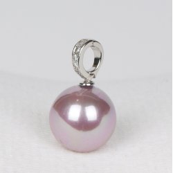 425-51 Queen shellpearl pearl 16 mm Charm
