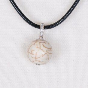 Queen White Stone pearl 16 mm