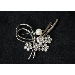 Brooch design knot # 1 with pearl