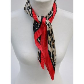 Bright red	70 x 70 cm Silkfeeling MKP-014 bright color