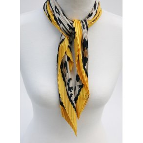 Bright Yellow	70 x 70 cm Silkfeeling MKP-014 bright color