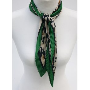 Bright green	70 x 70 cm Silkfeeling MKP-014 bright color