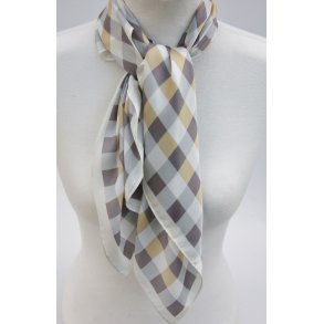 Yellow	70 x 70 cm Silkfeeling MKP-016 diced