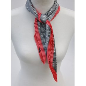 Watermelon	70 x 70 cm Silkfeeling small dots curled