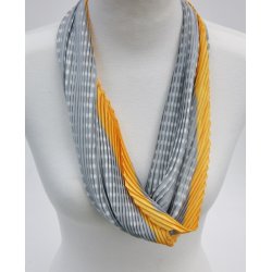 Yellow	70 x 70 cm Silkfeeling small dots curled